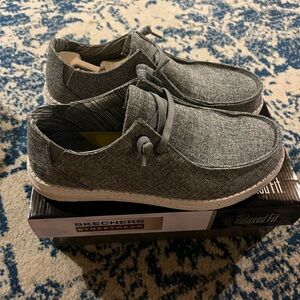 Sketchers Men’s 10.5 New Slip Ons